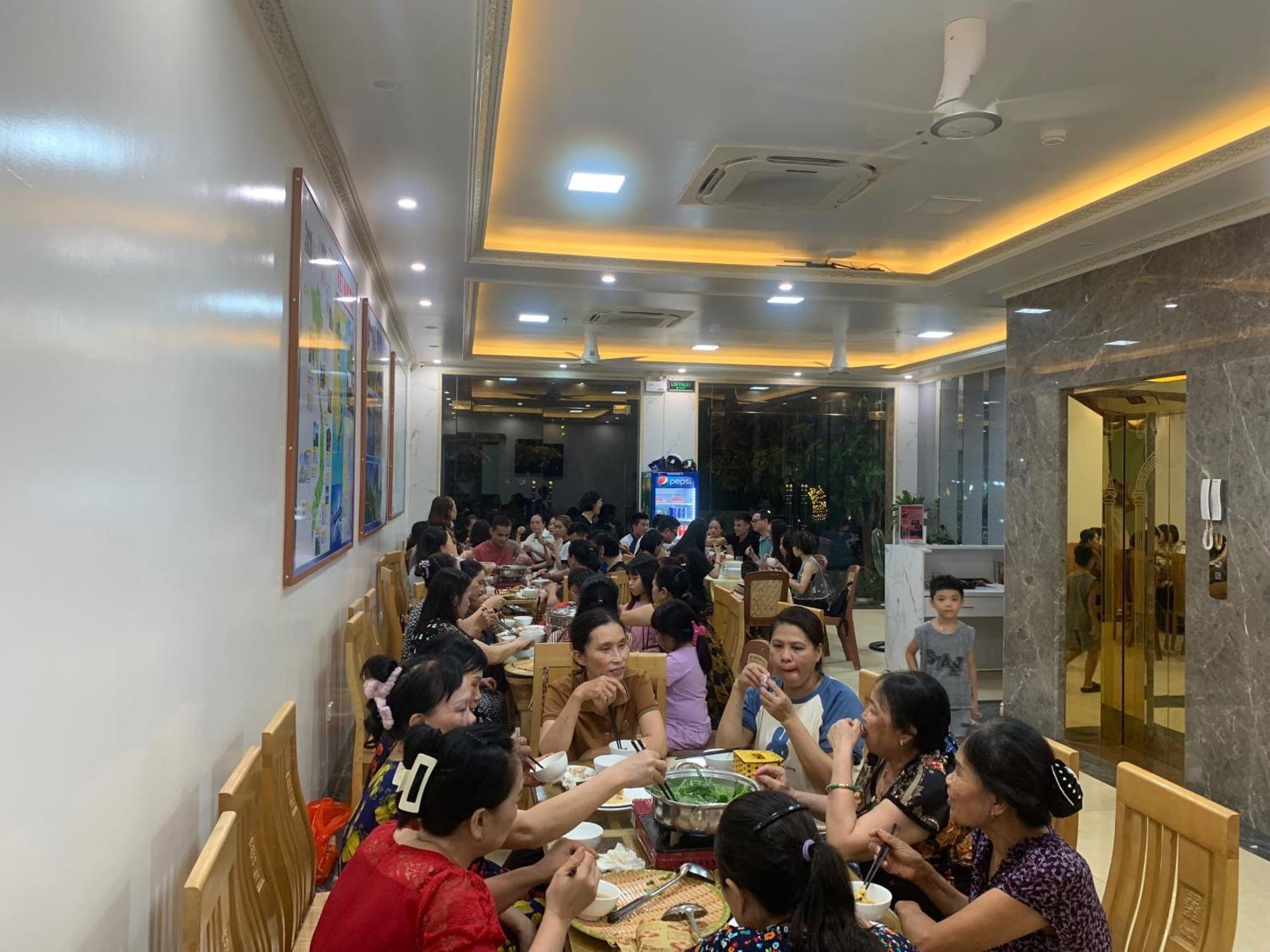 Tung Quang Hotel Dong Khe Sau Экстерьер фото