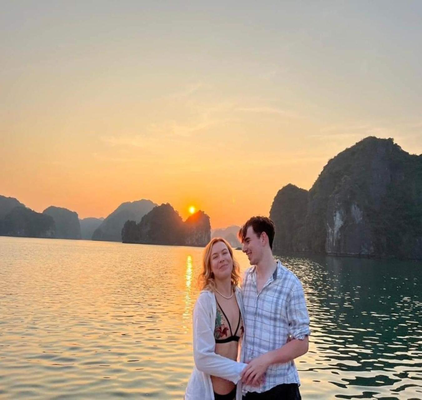 Tung Quang Hotel Dong Khe Sau Экстерьер фото