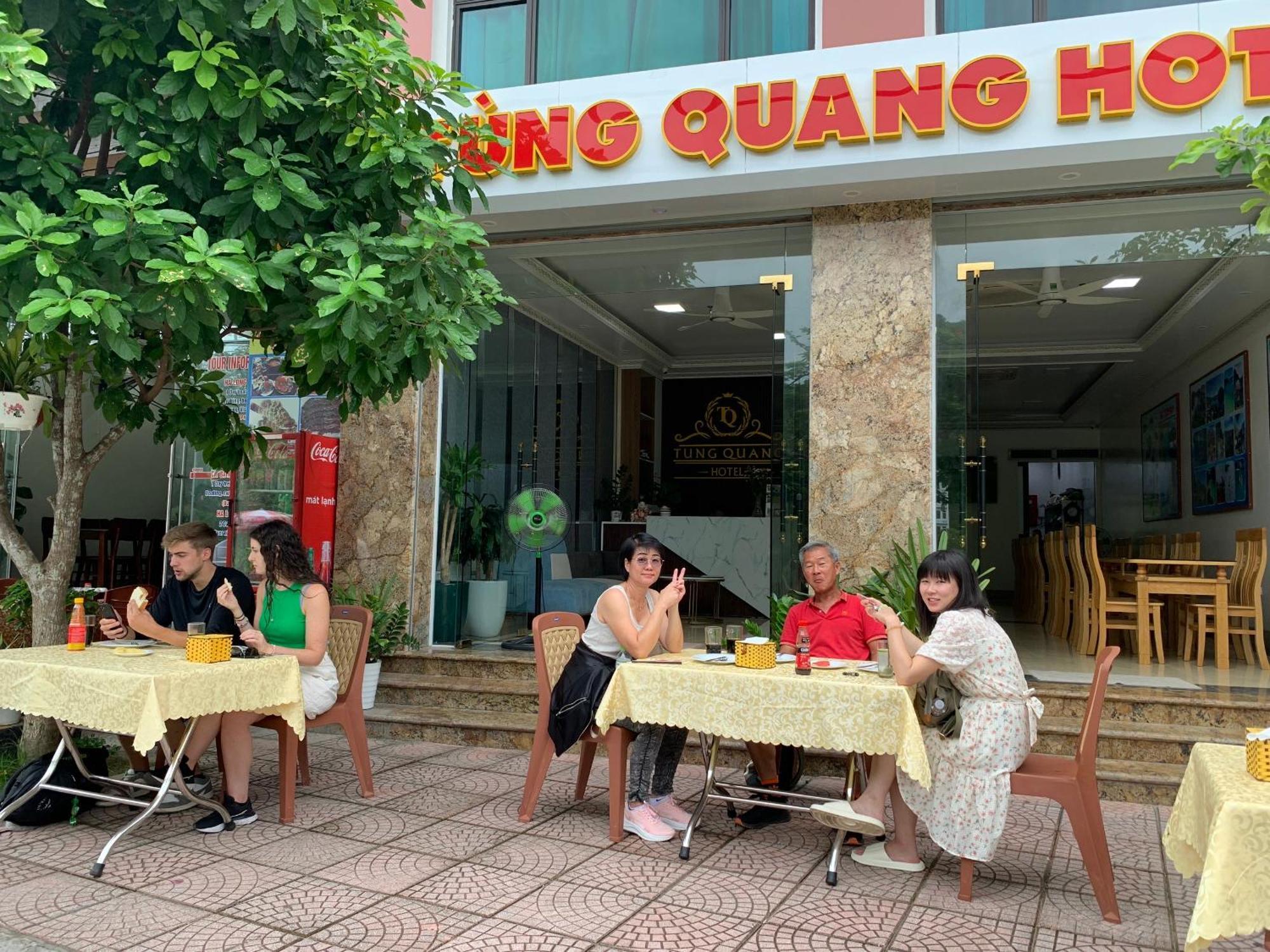 Tung Quang Hotel Dong Khe Sau Экстерьер фото
