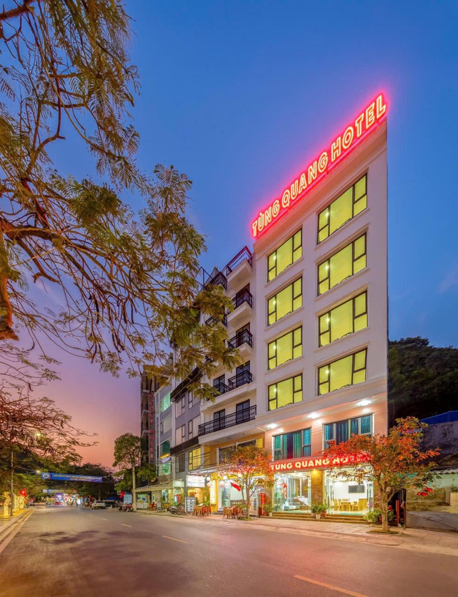 Tung Quang Hotel Dong Khe Sau Экстерьер фото