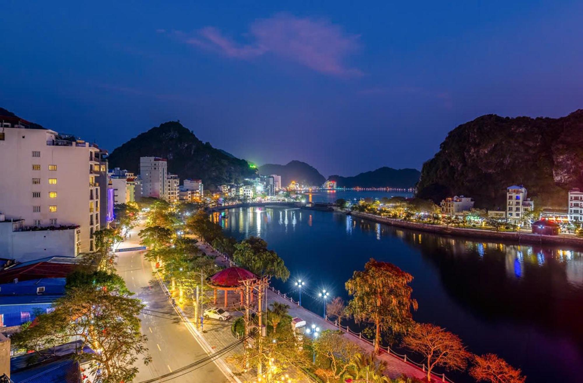 Tung Quang Hotel Dong Khe Sau Экстерьер фото