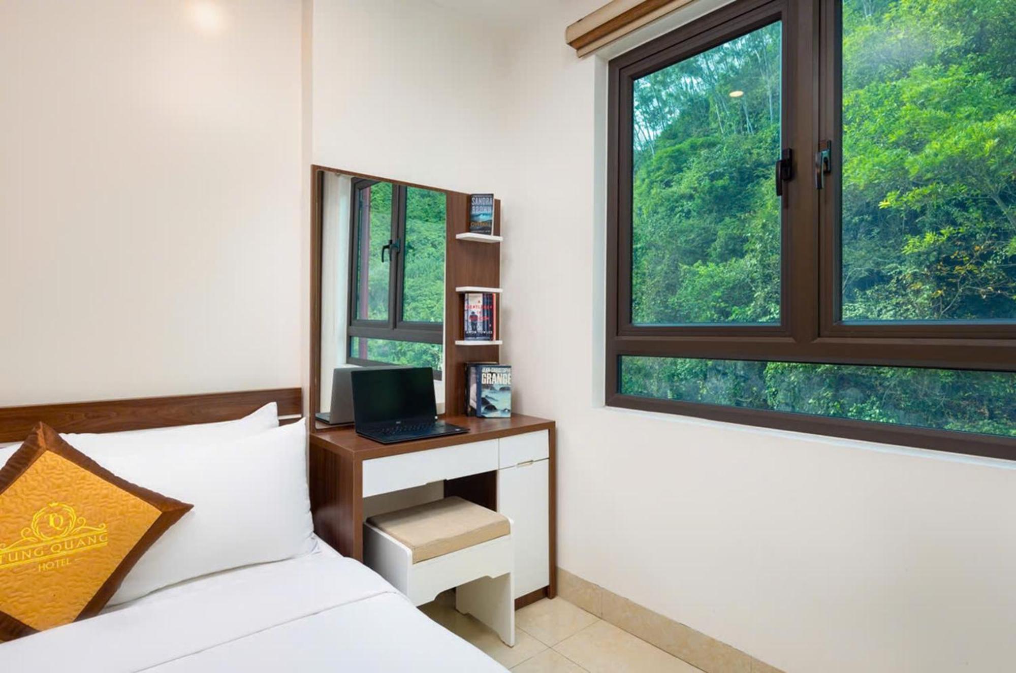 Tung Quang Hotel Dong Khe Sau Экстерьер фото